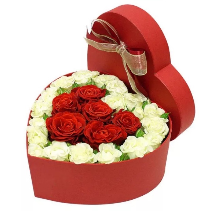 Цветы в коробке "Love"